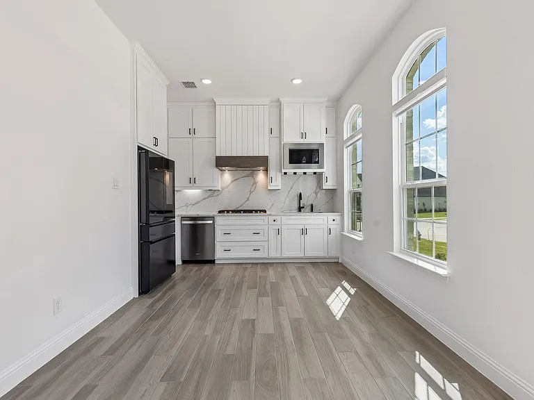 1908 Breezy Brook Ln — Photo 17