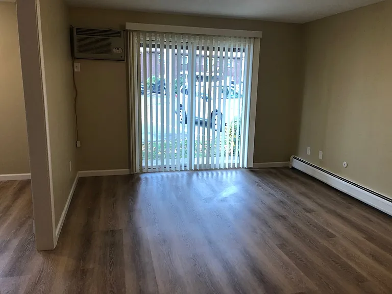 Notre Dame Apartments — Photo 15