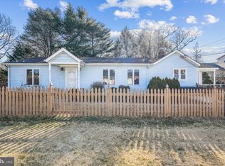15923 Chieftain Ave, Derwood, MD 20855