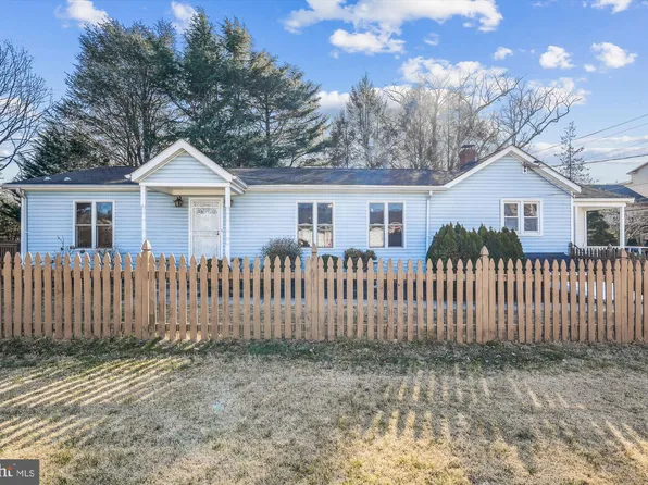 15923 Chieftain Ave, Derwood, MD 20855
