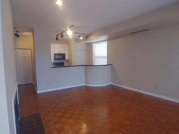 4th image of 4366 W Pine Blvd #Bw
