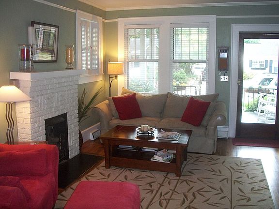 5th image of 104 Cureton St