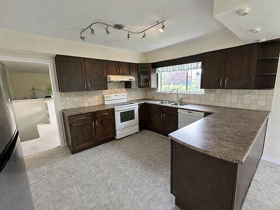 5th image of 10231 Aintree Cres