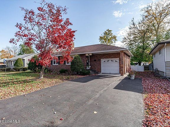 3rd image of 45 Forest Drive