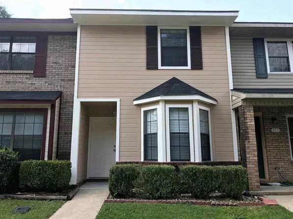 131 Lakeview Dr, Daleville, AL 36322