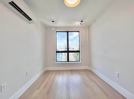 Bedroom, photo 4