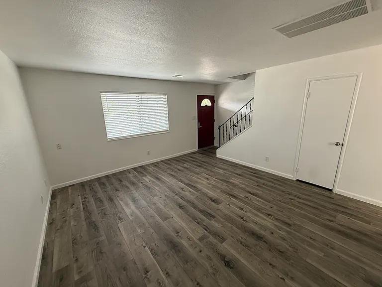 602 Rocky Hill Rd #B — Photo 5