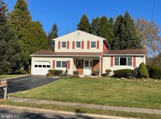 10 Blue Devil Ln, Hamilton, NJ 08619