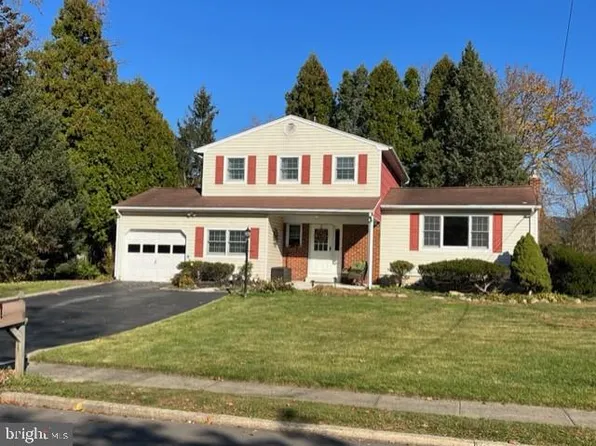 10 Blue Devil Ln, Hamilton, NJ 08619