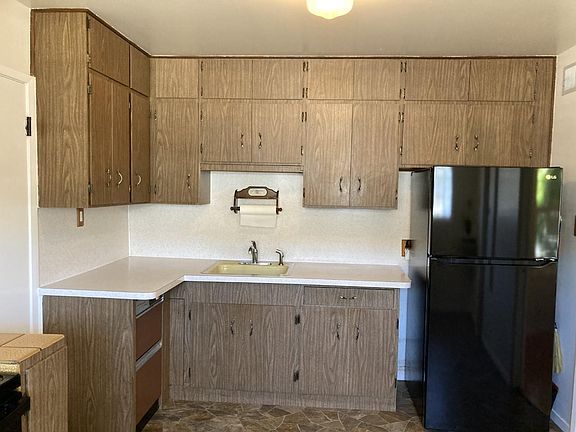 5th image of 1253 Crestwood Dr