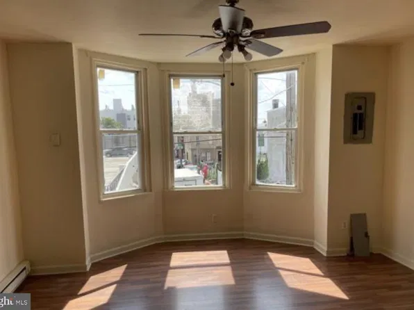 859 E Westmoreland St, Philadelphia, PA 19134