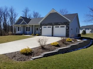 5090 Crooked Creek Dr, Wooster, OH 44691