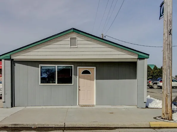 15 Main St NE, Menahga, MN 56464