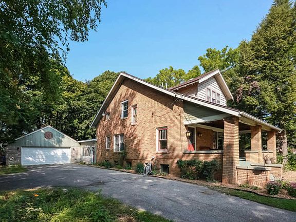 4th image of 1761 Ball Ave NE