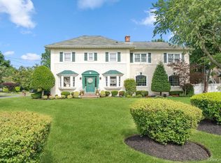 1 Bayview Avenue, Islip, NY 11751