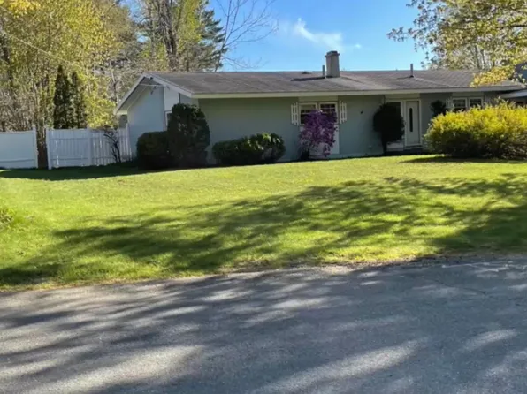 140 Randolph Dr, Bangor, ME 04401