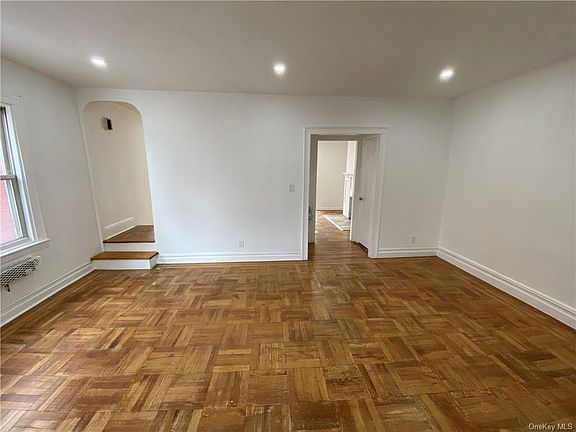 3rd image of 2312 Laconia Ave