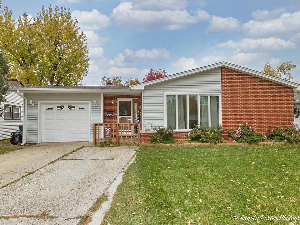 1st image of 1000 Woodland Dr