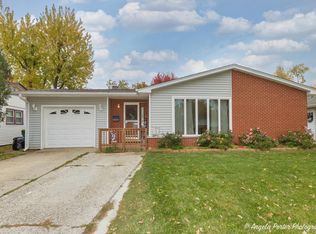 1000 Woodland Dr, Wheeling, IL