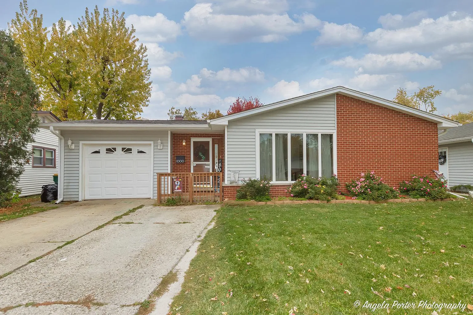 1000 Woodland Dr photo 1