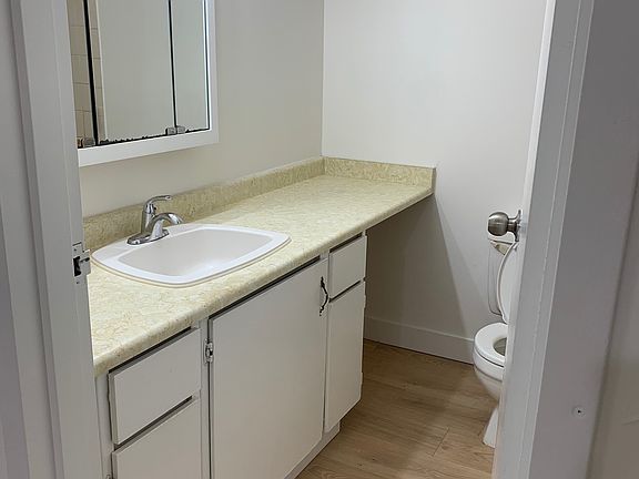 4th image of 514 13th St #76406bece