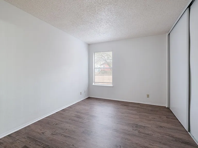 404 E Park Ave #5 — Photo 13