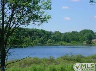 2704 Turtle Ridge Dr, Bloomfield, MI 48302