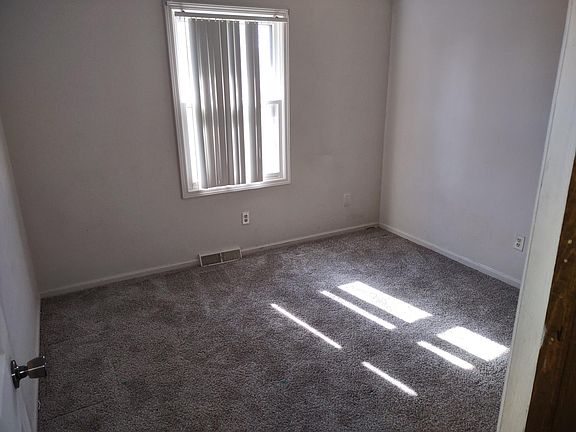 5th image of 2100 Old Valley Ct SE