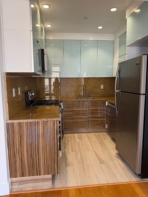 1st image of 29-11 12th St #4Z