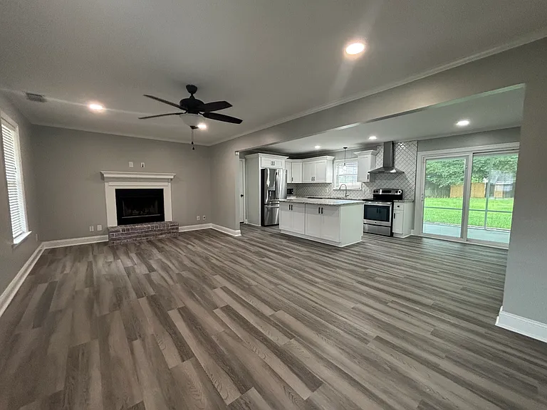 137 Jennifer Cir — Photo 2