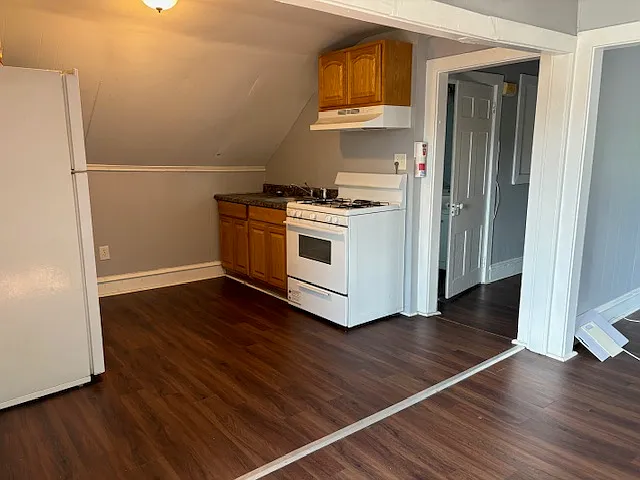 1211 Kings Hwy #C — Photo 12