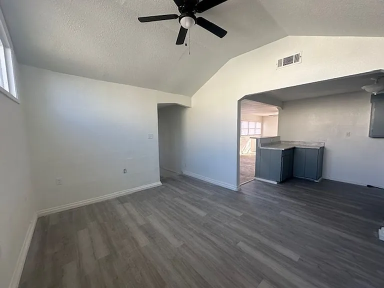 842 S La Salle Dr — Photo 11