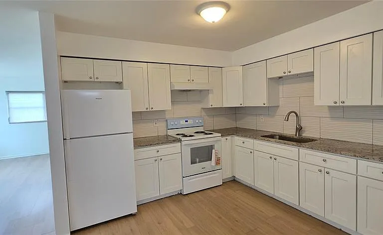 410 S Oakwood Ave — Photo 4