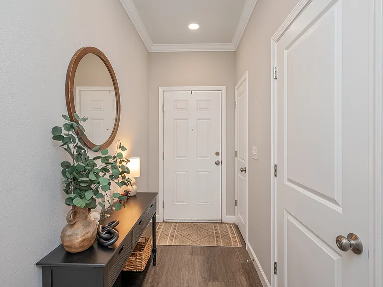 1802 Stable Ln #B2 — Photo 8