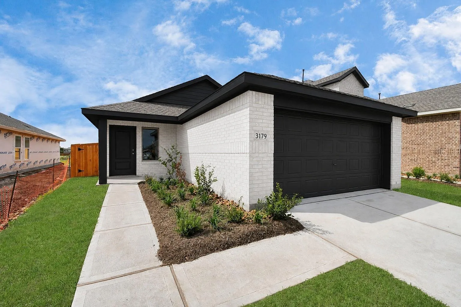 4 bed, 2.0 bath, 1670 sqft, $2,095 — Photo 1