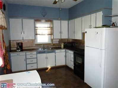 3rd image of 1221 N Lincoln Ave