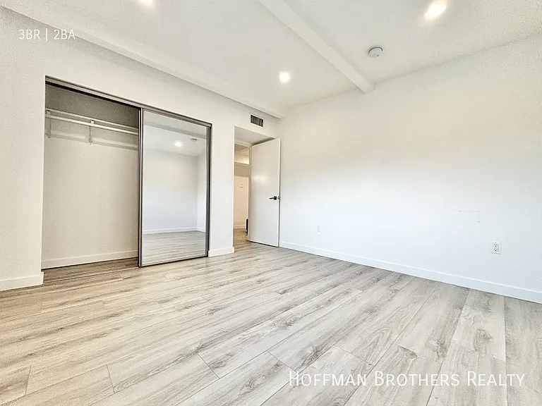 1568 Yosemite Dr #7 — Photo 11