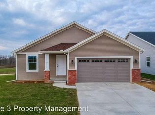 13 Megan Ct, Bloomington, IL 61705