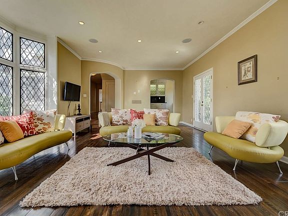 3rd image of 705 La Mirada Ave