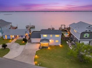 105 Copano Ridge Rd, Rockport, TX 78382