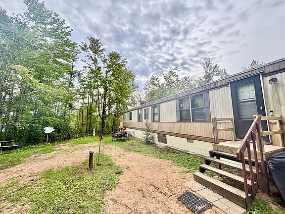 4th image of 2040 Hill Rd