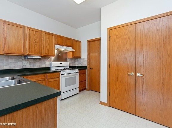 5th image of 13466 Michigan Ave