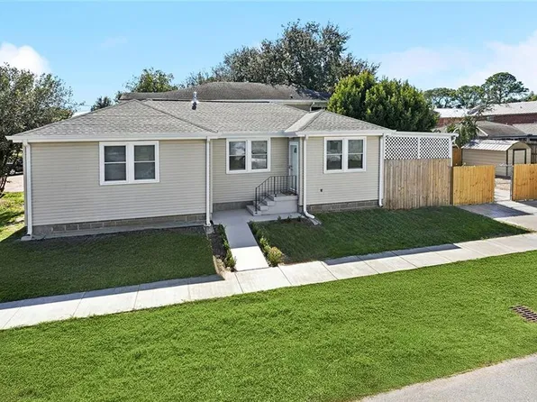 2920 Lake Villa Dr, Metairie, LA 70002