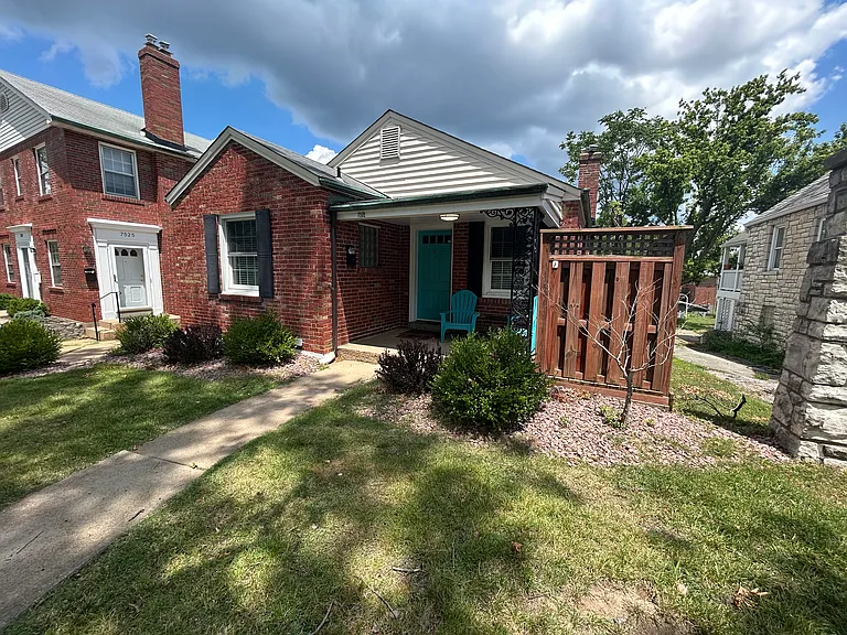 7521 Hoover Ave — Photo 2