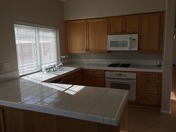 4th image of 767 Los Pueblos Dr