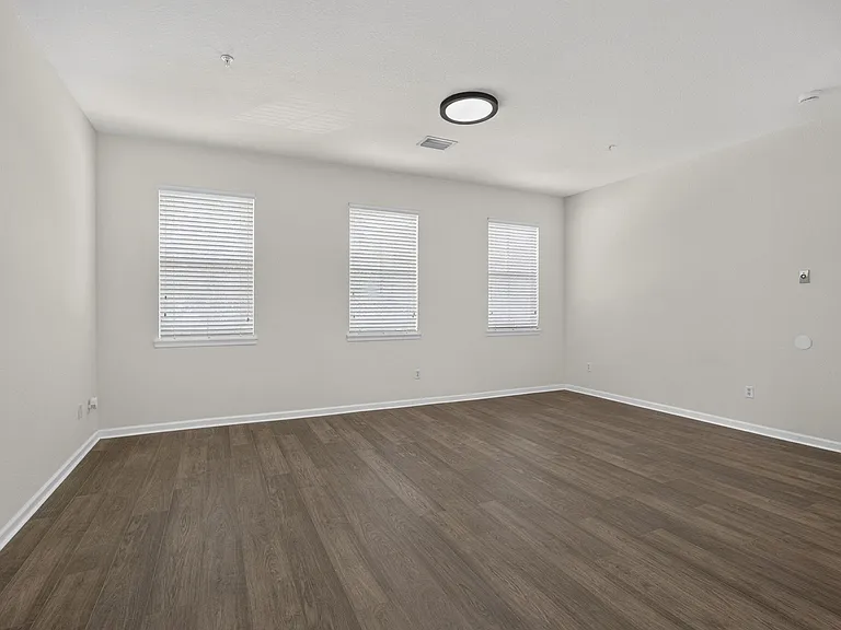 425 Greenwich Cir #204 — Photo 8