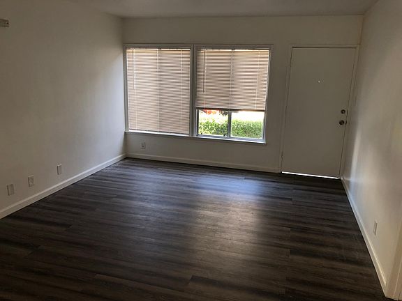 3rd image of 1136 S Holt Ave