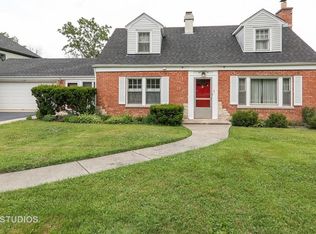 136 Timber View Dr, Oak Brook, IL 60523