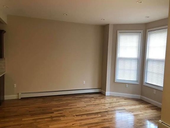 4th image of 1000 Tinton Ave #1