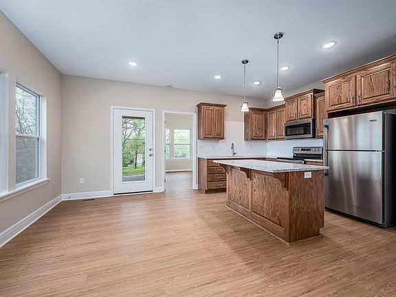 3rd image of 211 W Insley Ave